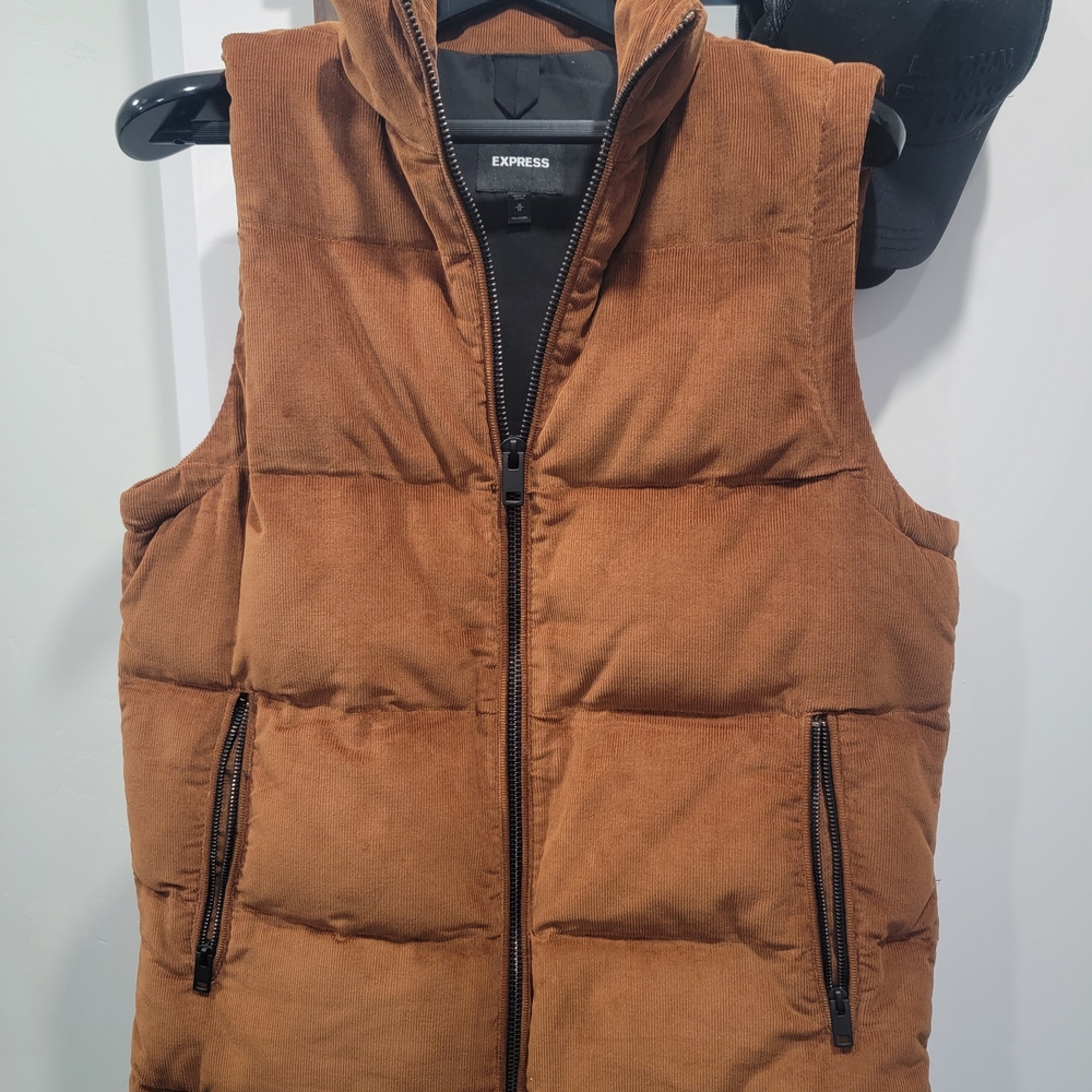 Express Men's Tan Quilted Vest